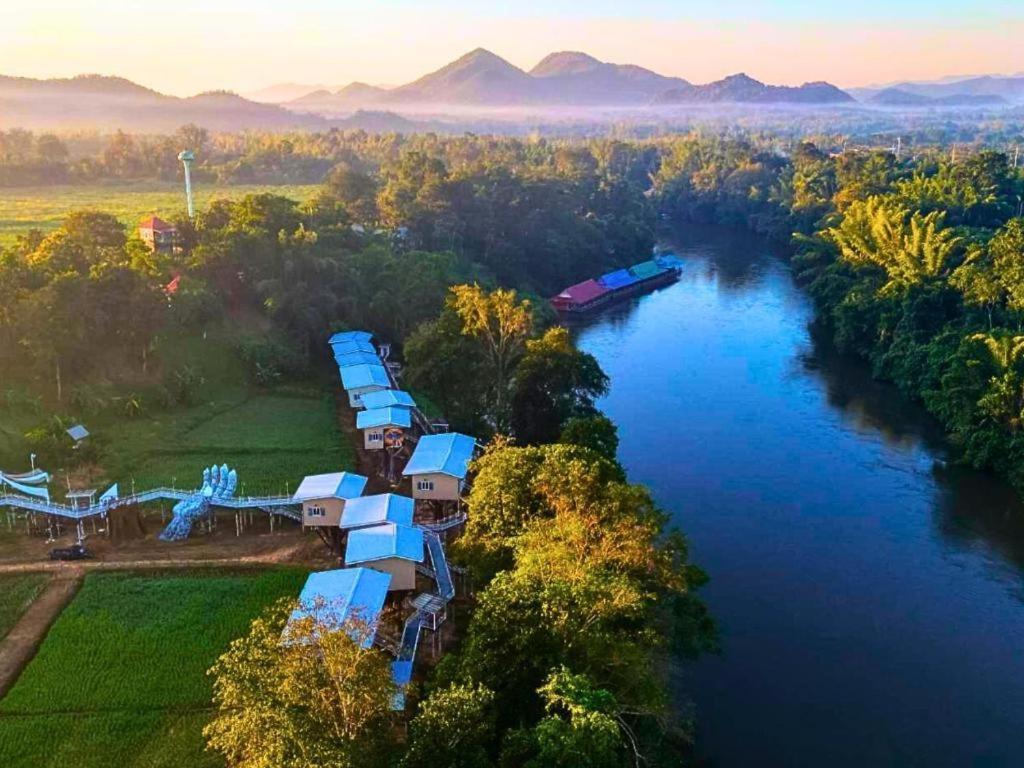 Yoko River Kwai Resort Kanchanaburi Bagian luar foto